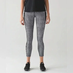 lululemon athletica legging with mesh sides and pockets